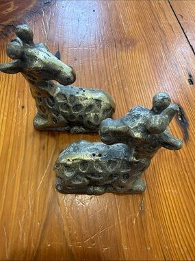 Vintage Metal Giraffe Salt and Pepper Shakers in Aged Silver Tone